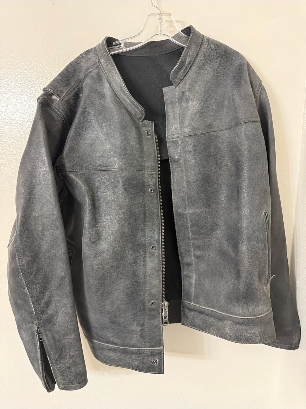 Heavy Leather Biker Motorcycle Jacket XL/2XL Distressed TV Production Wardrobe